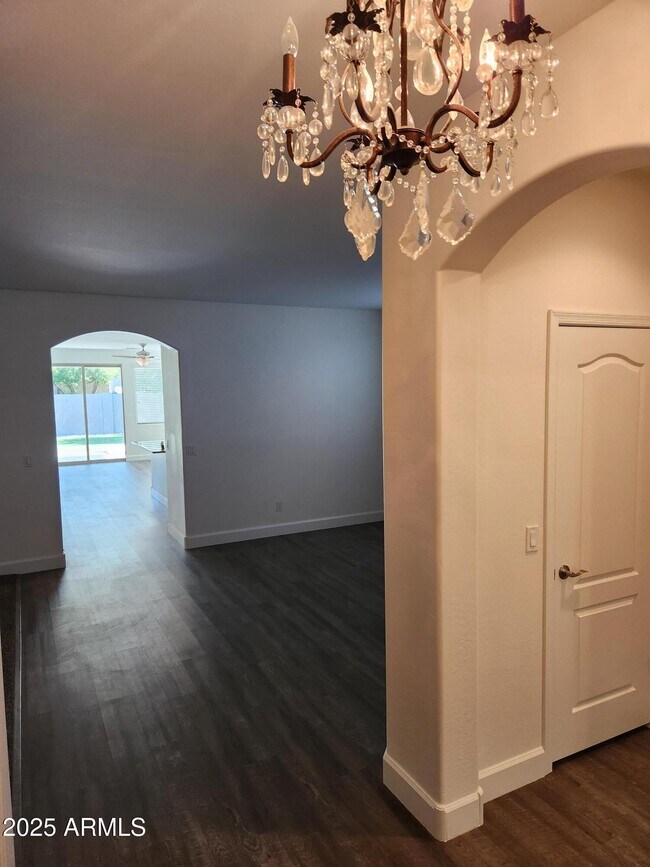 Foto del edificio - 3502 E Liberty Ln
