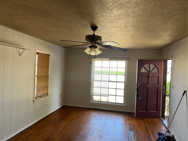 Foto del edificio - 201 N A St