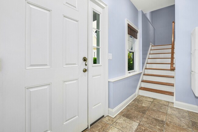 Foto del edificio - 160 Glenbrook Rd