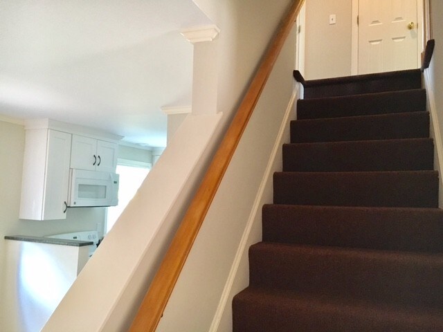Foto del edificio - 40 Hobart Ln