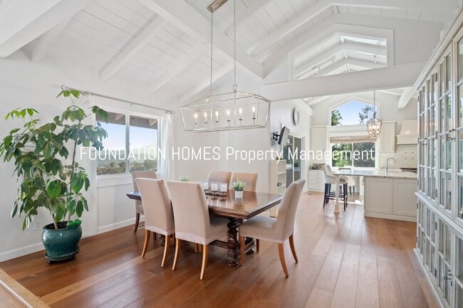 Building Photo - Upper Country Club Estate with Sweeping Vi...