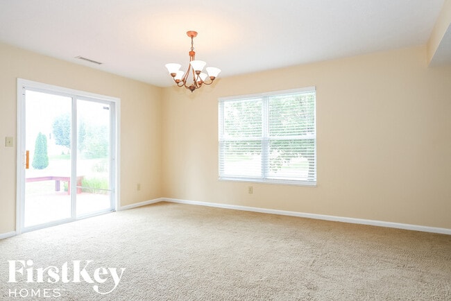 Building Photo - 7228 Village Oaks Dr