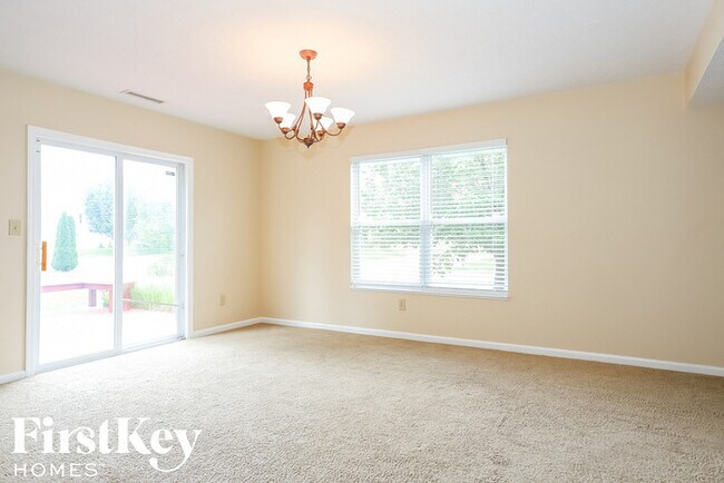 Foto del edificio - 7228 Village Oaks Dr