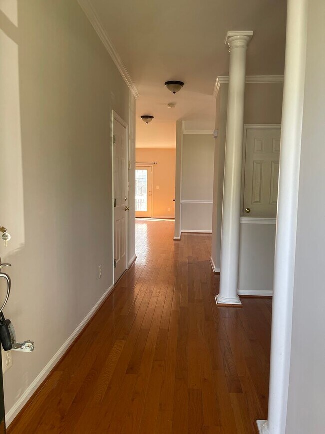 Foto del edificio - Single family home in Quince Orchard Park,...