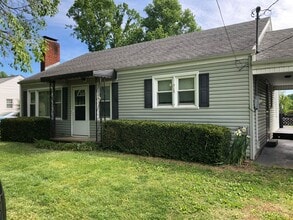 Building Photo - 131 Cooks Valley Rd