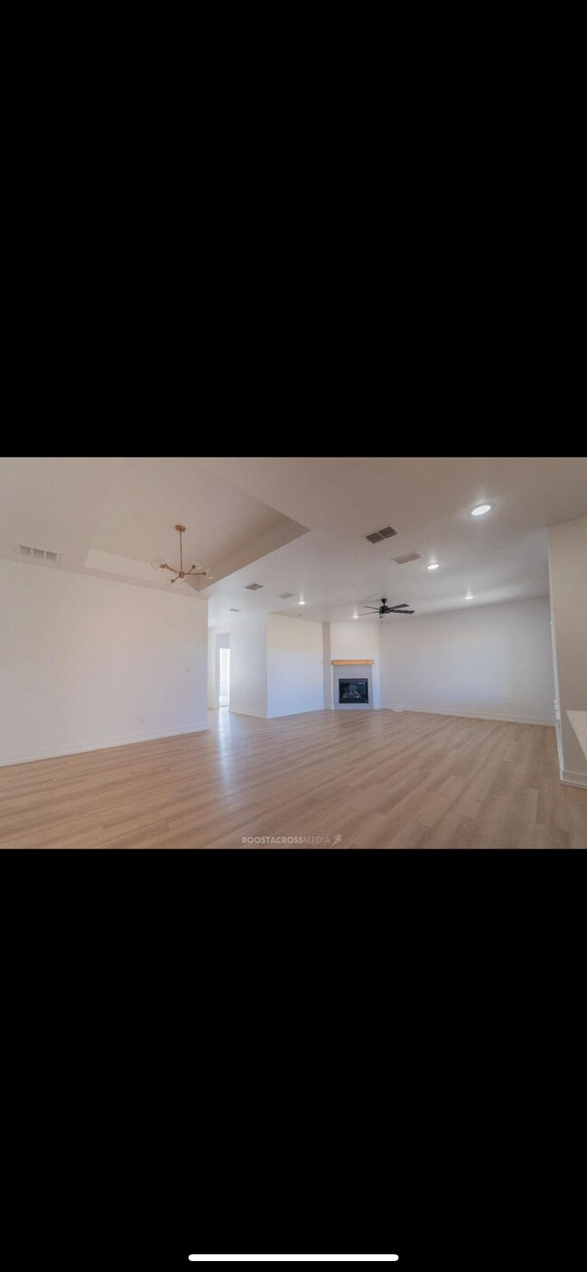 Foto del edificio - 1017 N Grover Ave