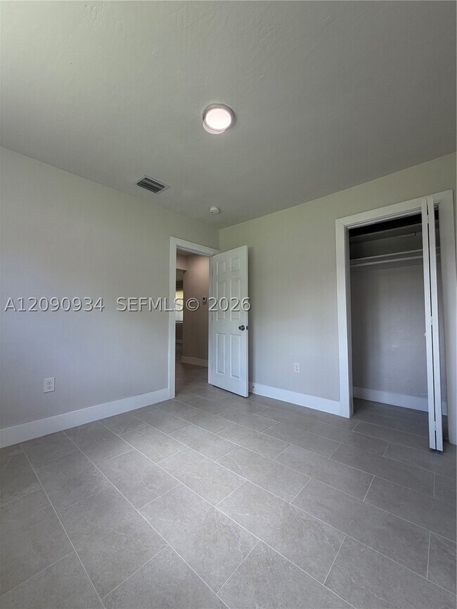 Foto del edificio - 9940 SW 212th St