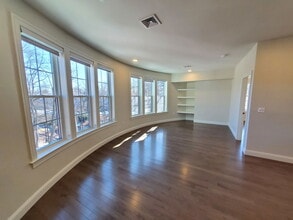 Building Photo - 39 Herrick Rd