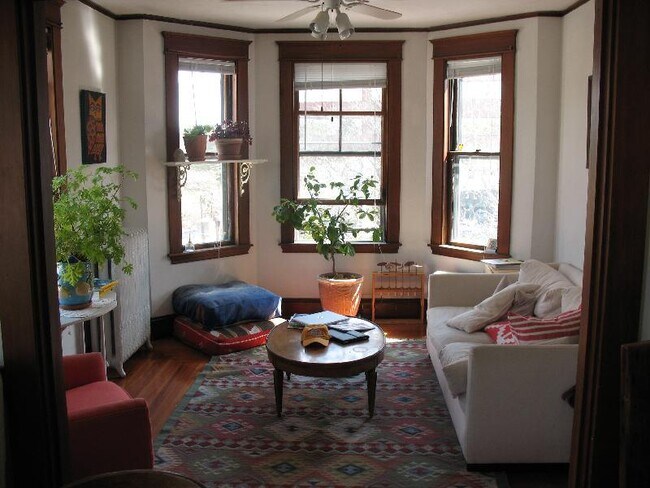 Building Photo - 277 Mt Auburn St