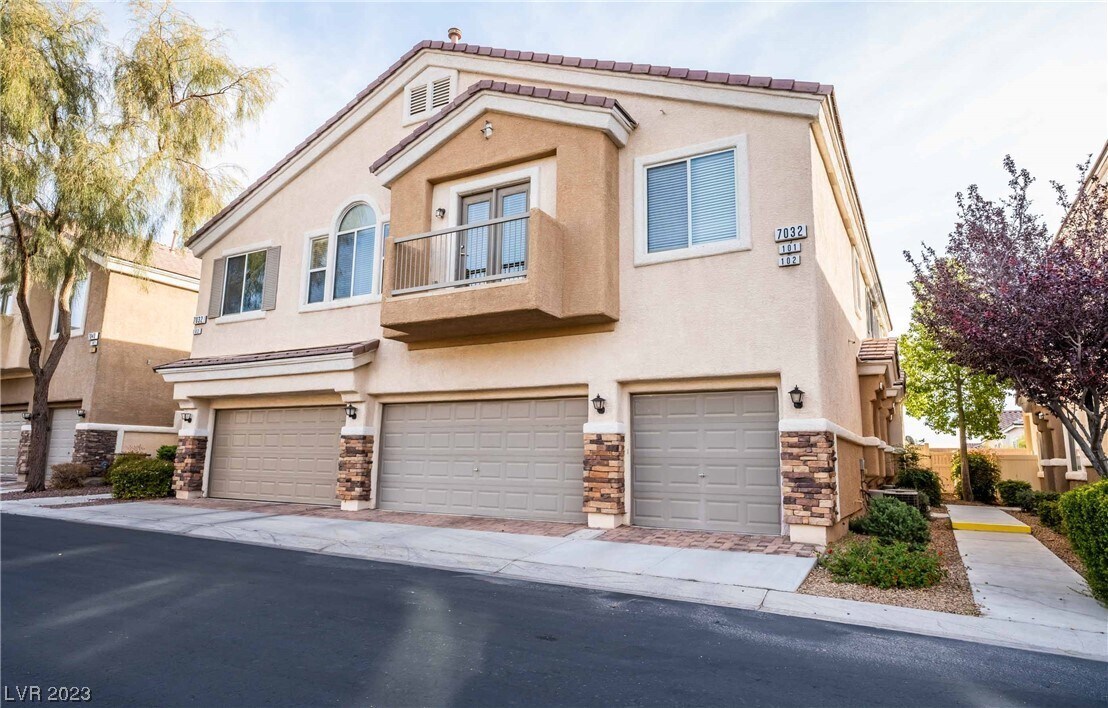 7032 N Caribou Ridge St, Las Vegas, NV 89149 Townhome Rentals in Las