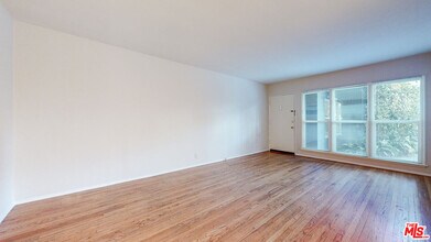 Building Photo - 11284 Montana Ave