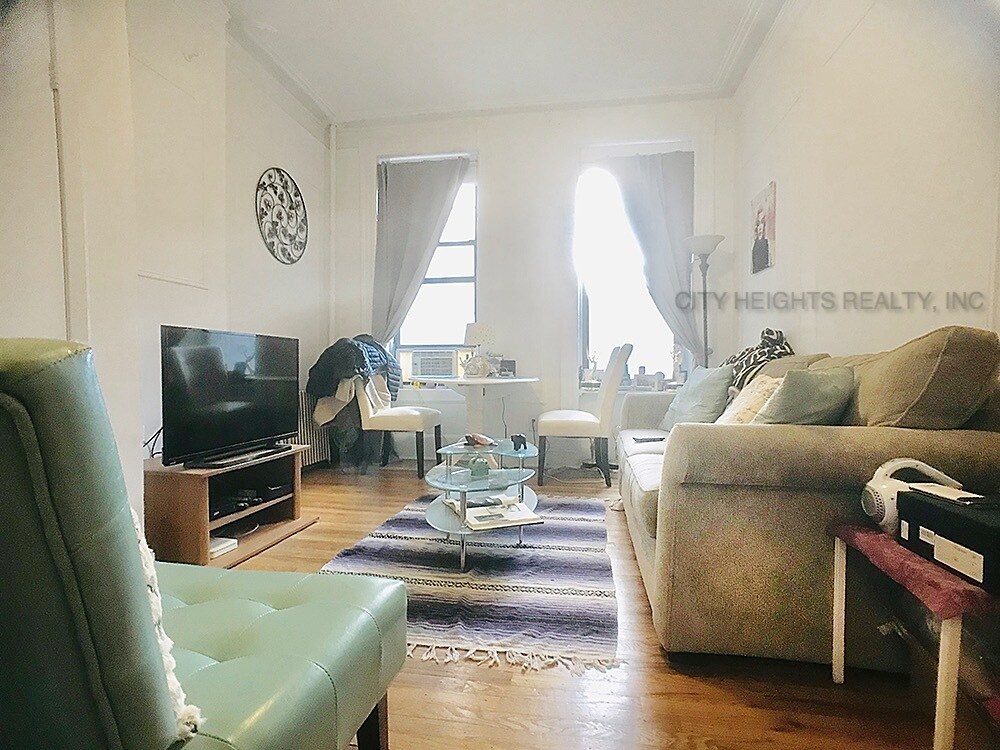 Primary Photo - 227 E 28th St