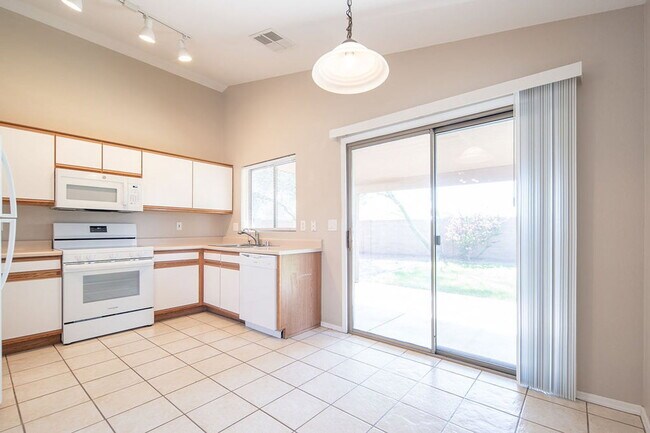 Foto del edificio - 14028 N 150th Ln