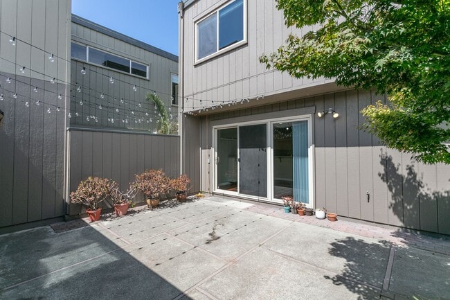 Foto del edificio - 1017 Kingston Ln