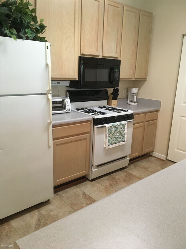 Foto del edificio - 1 br, 1 bath Condo - 821 Brassie Ln Unit C
