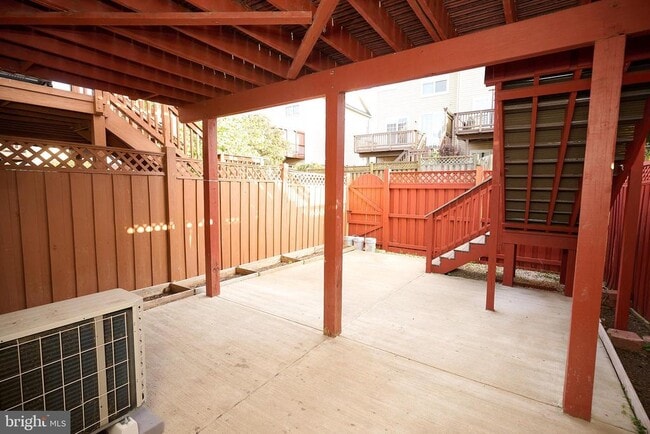 Building Photo - 43259 Sunderleigh Square