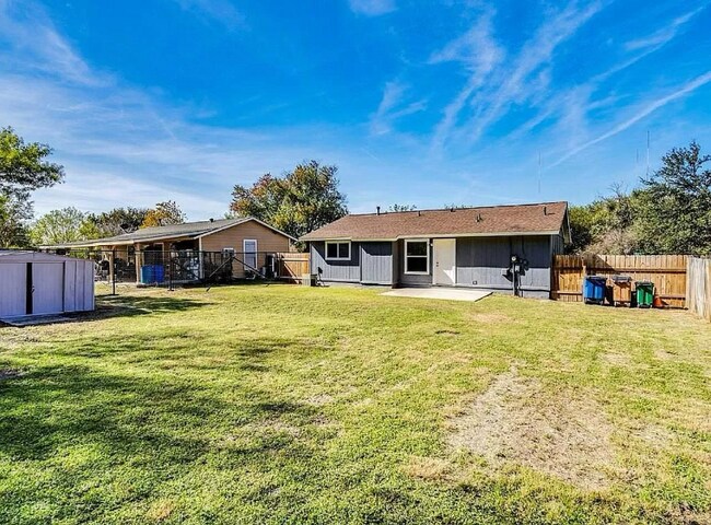 Building Photo - 7015 Craybrough Cir