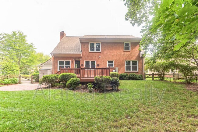 Building Photo - 2520 Oxborough Dr