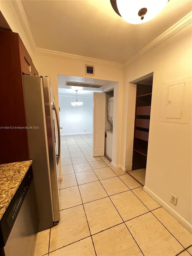 Foto del edificio - 3300 NE 191st St