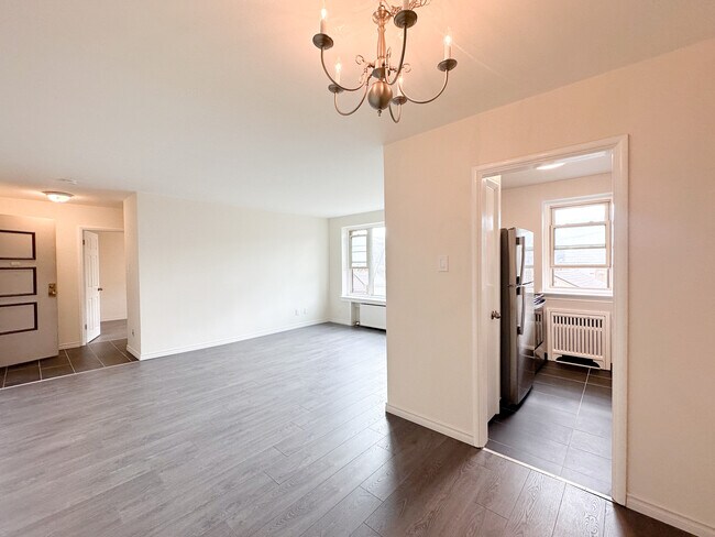 Photo du bâtiment - Montgomery Apartments