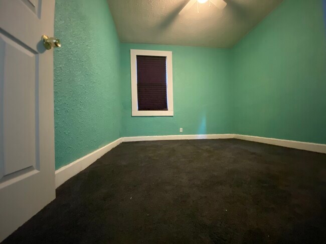 Bedroom - 5050 Coplin St