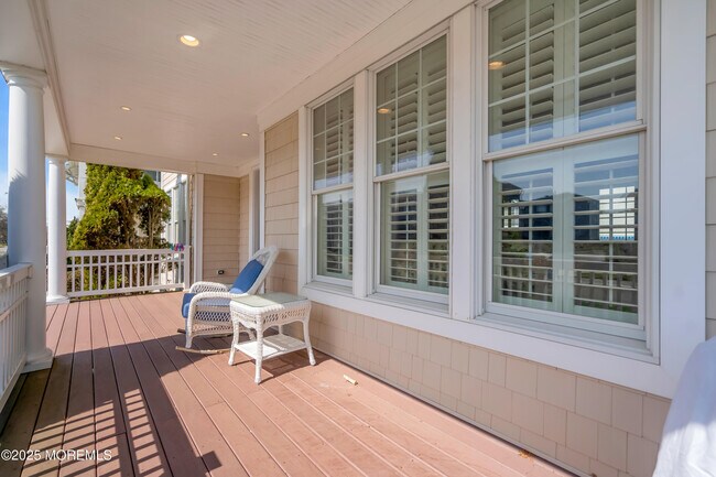 Foto del edificio - 106 2nd Ave