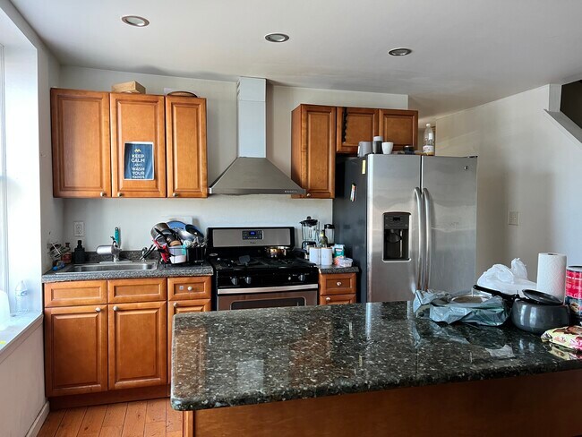 Foto del edificio - 648 N 33rd St