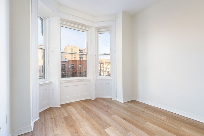 Photo - 1422 W Girard Ave Apartment