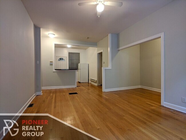 Foto del edificio - 719 W Barry Ave