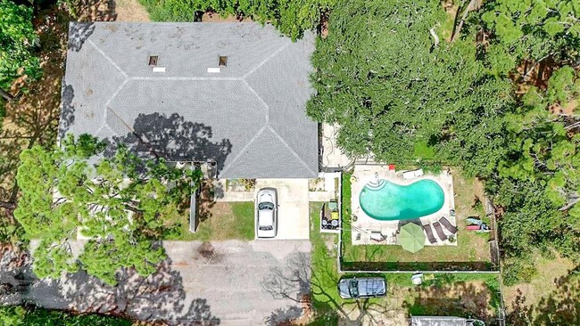 Building Photo - 1210 Tallywood Dr