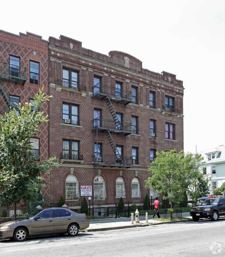 Foto del edificio - 2302 Clarendon Rd