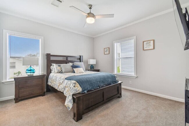 Building Photo - 10030 Sterling Ave