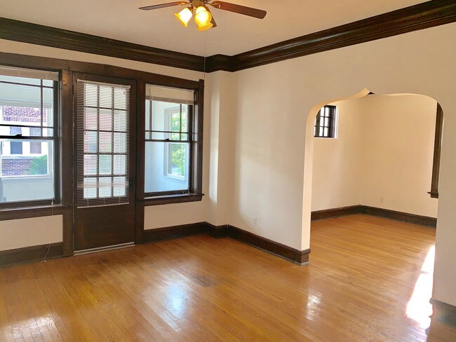 Building Photo - 4255 N Lockwood Ave