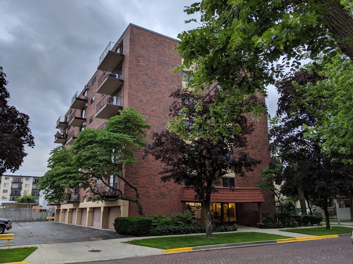 Building - 7320 Dixon St (Forest Park, IL)