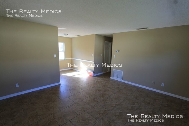 Foto del edificio - 2422 S Lake Ave
