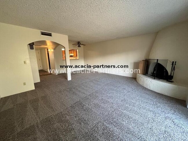 Foto del edificio - Eastside Townhome
