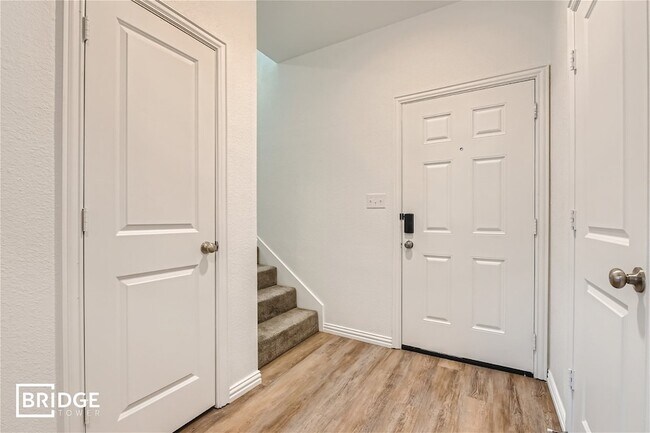 Building Photo - 5501 Wynwood Dr