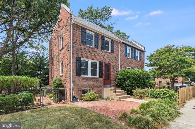 Building Photo - 2052 N Brandywine St