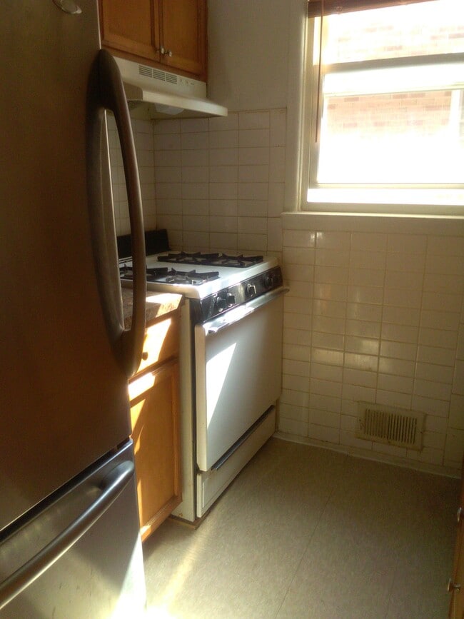 Building Photo - 105 Rustic Pl