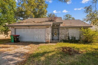 Building Photo - 9830 Cherokee St