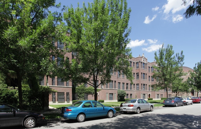 1101 - 1123 E Hyde Park Blvd. - 1101 E. Hyde Park Boulevard