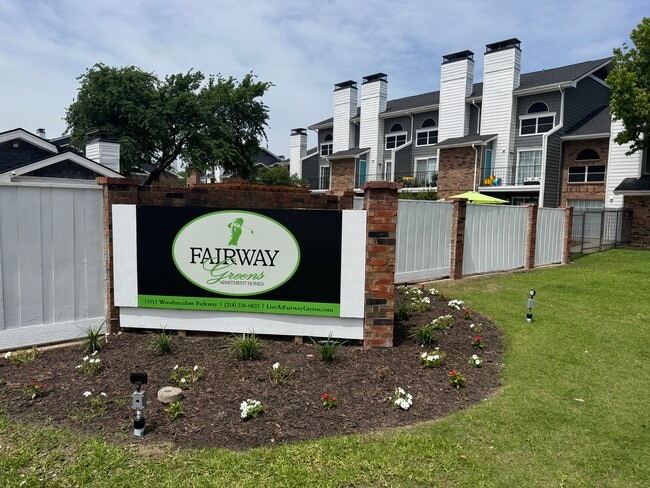 Building Photo - Fairway Greens Apartments