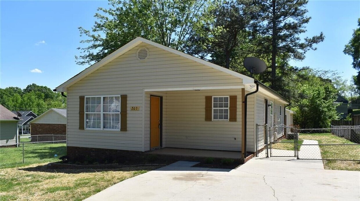 203 W Lee Ave, Bessemer City, NC 28016 House Rental in Bessemer City