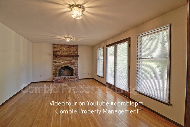 Foto del edificio - 2534 Medina Cir