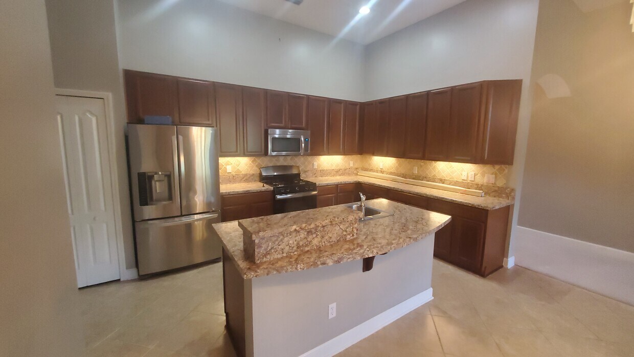 Foto principal - 6138 Wakulla Springs Rd