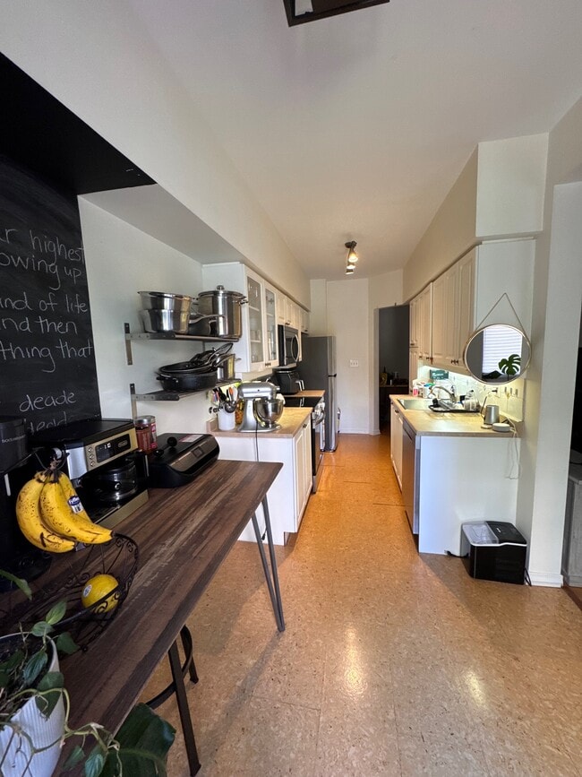 Building Photo - Executive Townhome Rental
