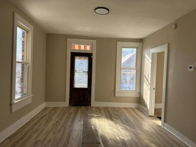 Building Photo - 1402 3rd St