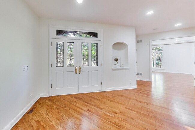 Foto del edificio - 1620 Timber Woods Ln