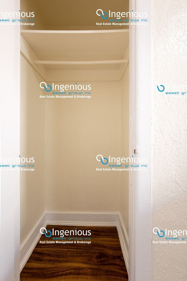 Interior Photo - 729 S. Union Ave.