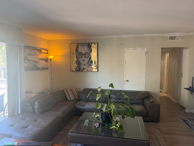 Photo - 123 California Ave Apartment